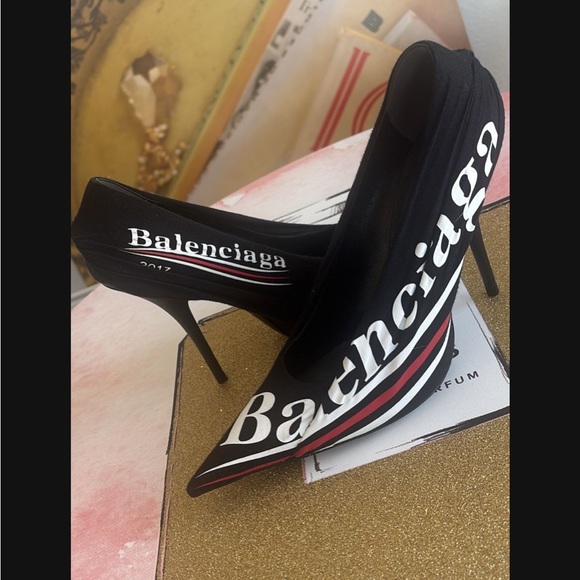 ✨BALENCIAGA✨Campaign 2017 Logo Pointed Toe Pumps - Picture 5 of 5